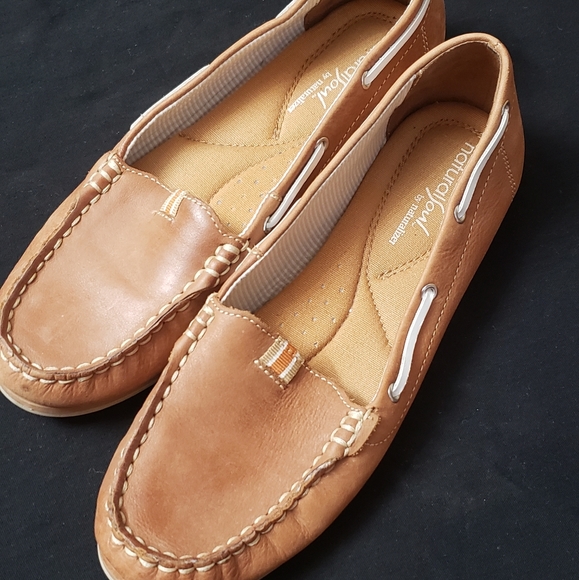 Shoes - Picture 2 of 4